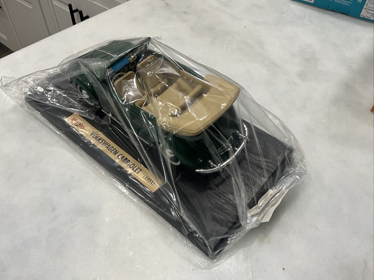 Maisto 1951 Volkswagen Cabriolet 1:18 Diecast Car for sale