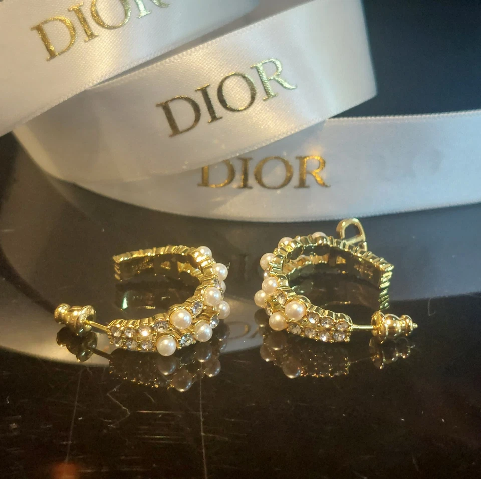 PENDIENTES DE PERLAS DIOR CD ARO - Caja y bolsa antipolvo incluidos Foto 4 de 4