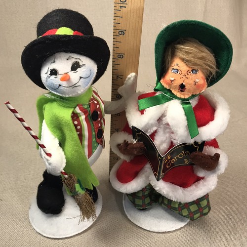 Annalee Christmas 2015 Snowman With Broom 2016 Caroling Mom With Songbook Bases - Picture 2 of 12