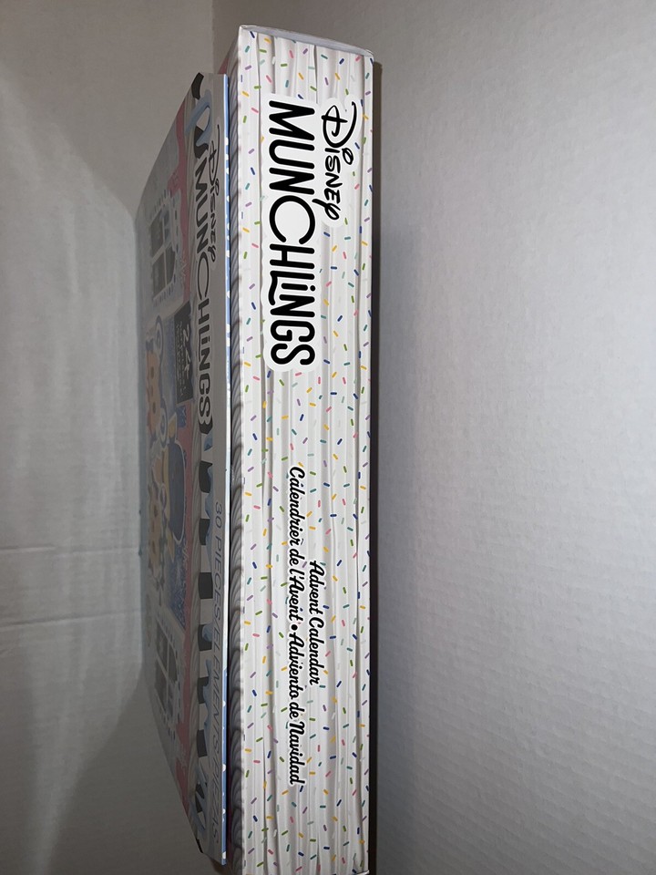 2024-disney-munchlings-christmas-advent-calendar-24-surprises-scented