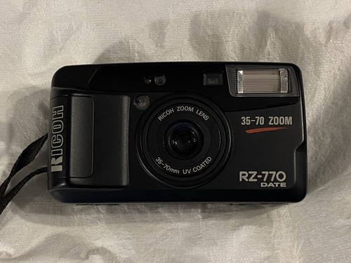 Ricoh RZ-770 Date 35-70 Zoom 35mm Camera with Case pre-owned - 第 1/12 張圖片