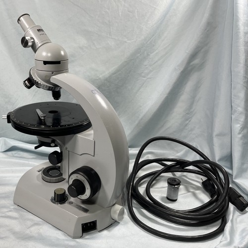 Zeiss Polarizing Microscope - Rotating Stage - 3.2X - 10X - 40X - Eyepiece 8X - Picture 9 of 23