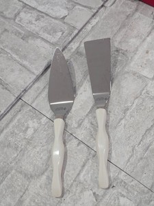 Cutco Lot 2 Slice & Serve Turn n Serve Spatula Knife Pearl White Handle