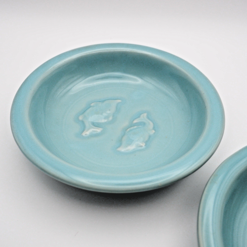 Juego de 2 platos de porcelana japonesa vintage diseño de pez platija azul pálido - Imagen 3 de 18