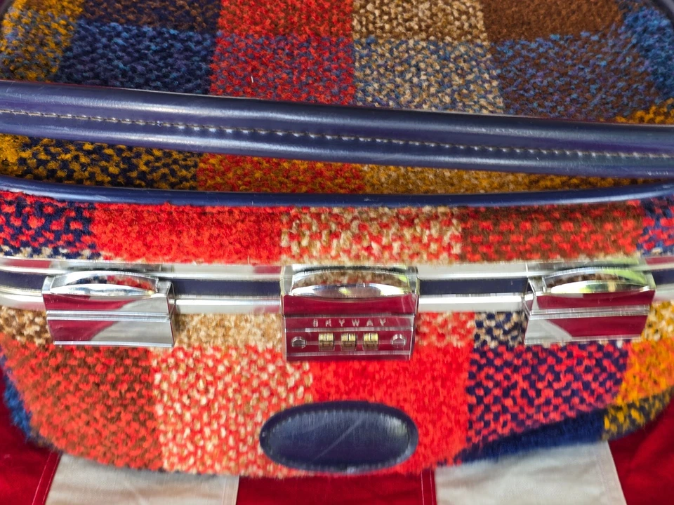 复古 Skyway 携带火车箱化妆旅行袋随身携带格子羊毛 — 第 3/4 张图片