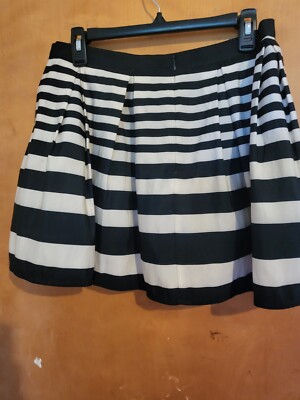 Forever 21 Flare Mini Skirt Black White Striped Puff Poof Skirt Size 31  Medium