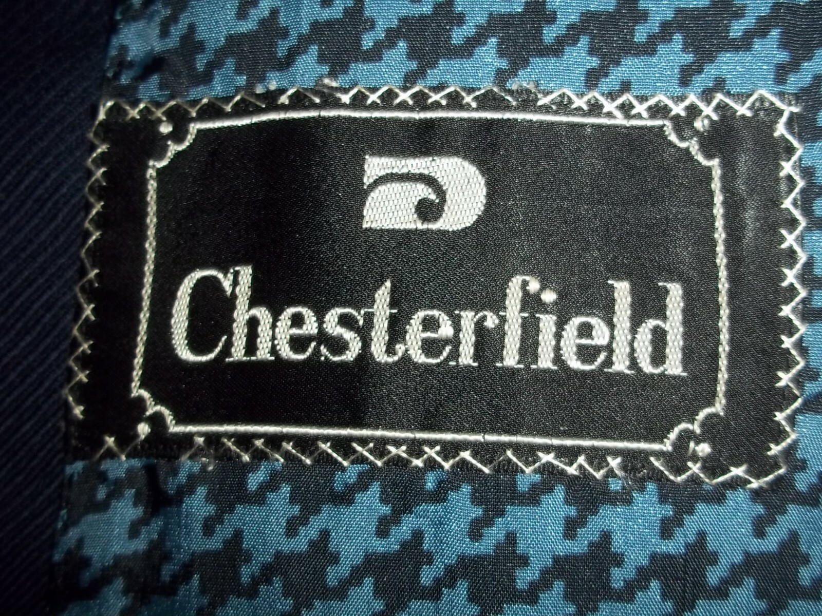 ]] Chesterfield Solid Navy Blue 2Button Center Ve… - image 10