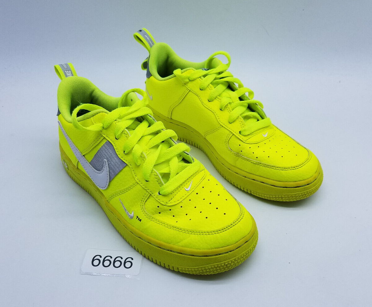Nike Air Force 1 LV8 Utility (GS) Boy's Size 5.5Y Sneakers