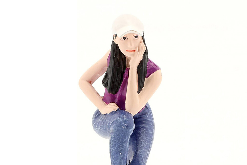 Kris Girls Night Out American Diorama 1:18 Scale Lady Female Figure 3.5