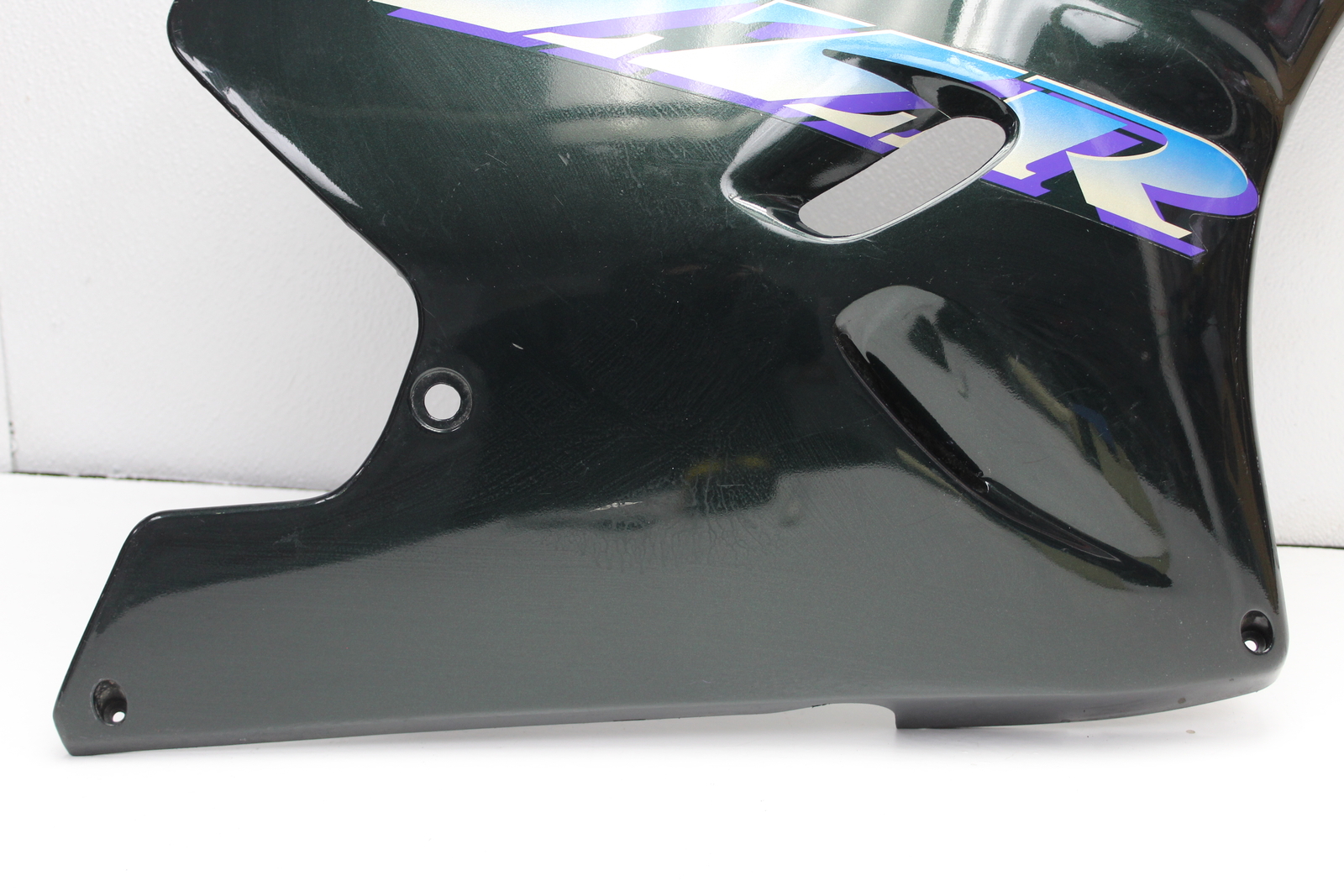 96 KAWASAKI NINJA ZX1100 RIGHT SIDE COVER FAIRING COWL PANEL 550271136