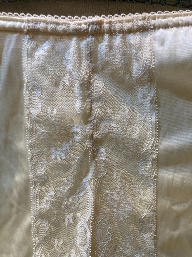 Vintage Pettipants Split Slip Ivory, Small Regular - Nice Vintage - Picture 2 of 9