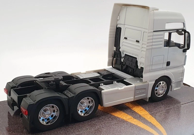 Welly 1/32 Scale Model Truck 32650L - Man TGX - White - Image 2 of 4