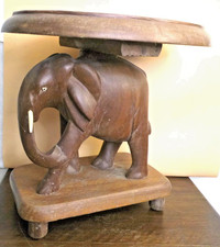 GRAND ET BEL ELEPHANT  BOIS SUR SOCLE  SCULPTE MAIN PORTE POT