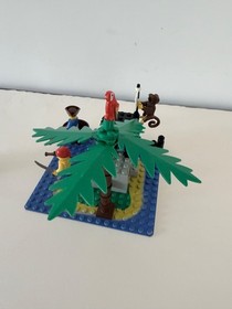 LEGO 6260 Vintage Pirates - Shipwreck Island - 100% Complete