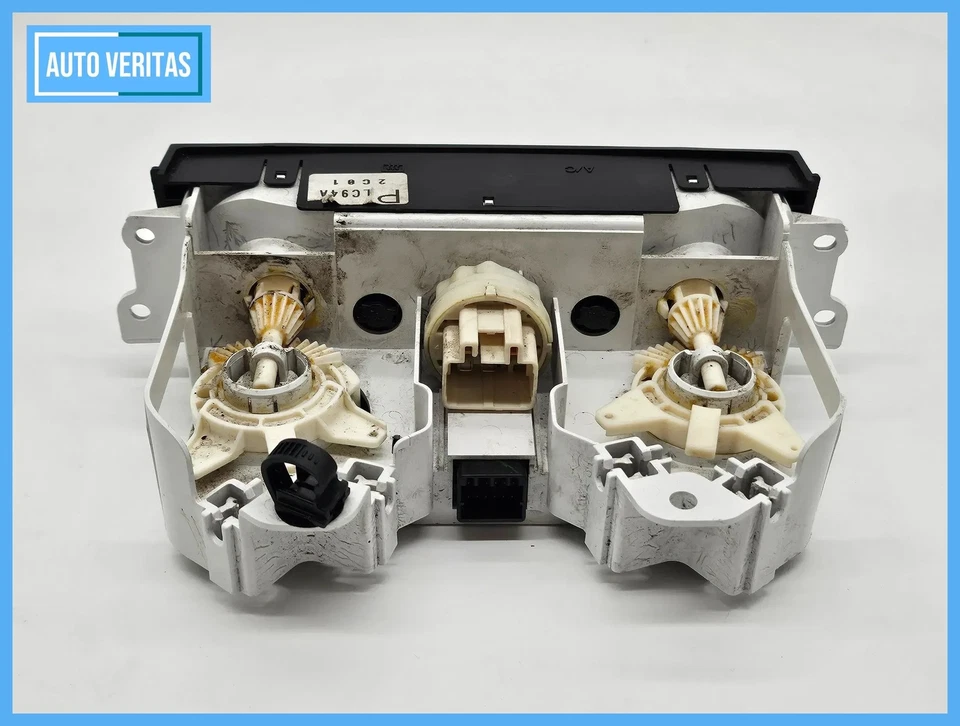 Original Mazda MPV II Climate Control Panel Climate A/C Control Panel PLC94A2C01 - Image 4 of 4