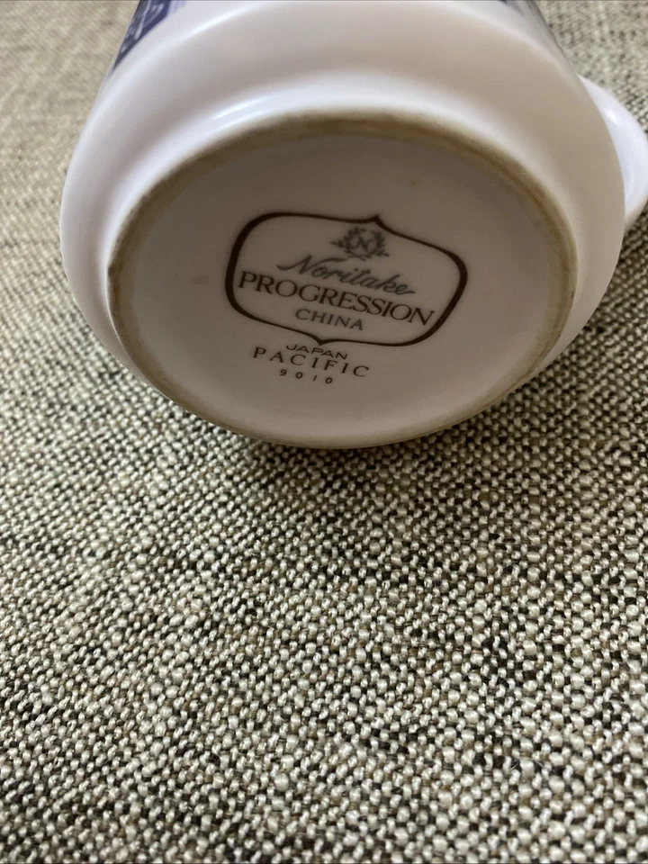 Vintage Mid Century Noritaki Progression Pacfic  MILK / CREAM JUG  Blue & White - image 3 of 3