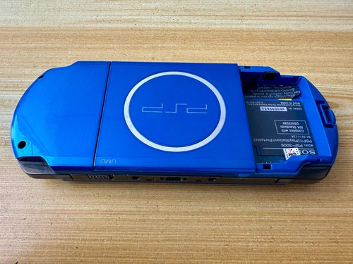 Sony Playstation PSP 3006 Vibrant Blue Handheld System Console - Parts or Repair - Picture 5 of 5