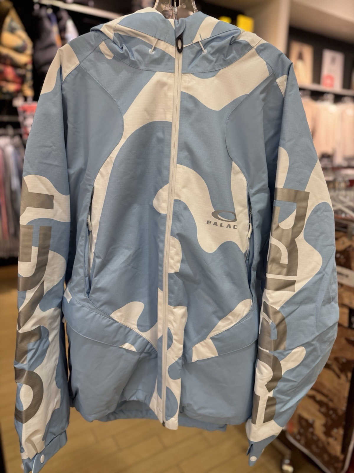 Palace X Oakley Snow Jacket Cloud Size XL
