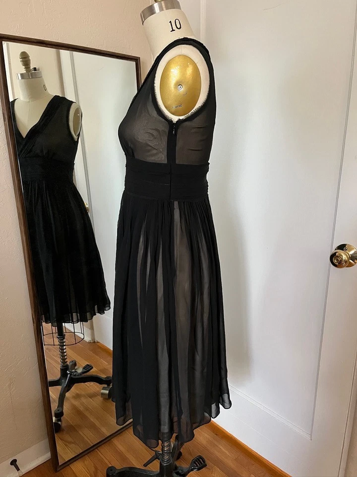 Vestido sin mangas Banana Republic de seda transparente con satén dorado para mujer talla 6 Foto 3 de 4