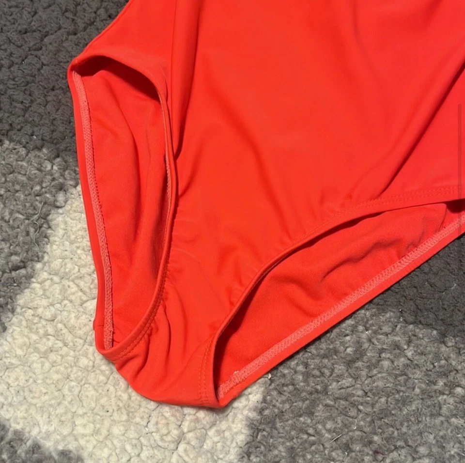 Traje de baño Old Navy para niñas naranja con volantes talla grande de una pieza Foto 4 de 4
