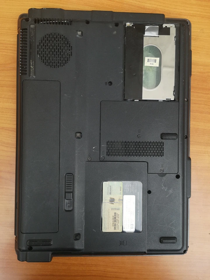 Compaq Presario F700 Laptop - Parts Only - Image 3 of 4