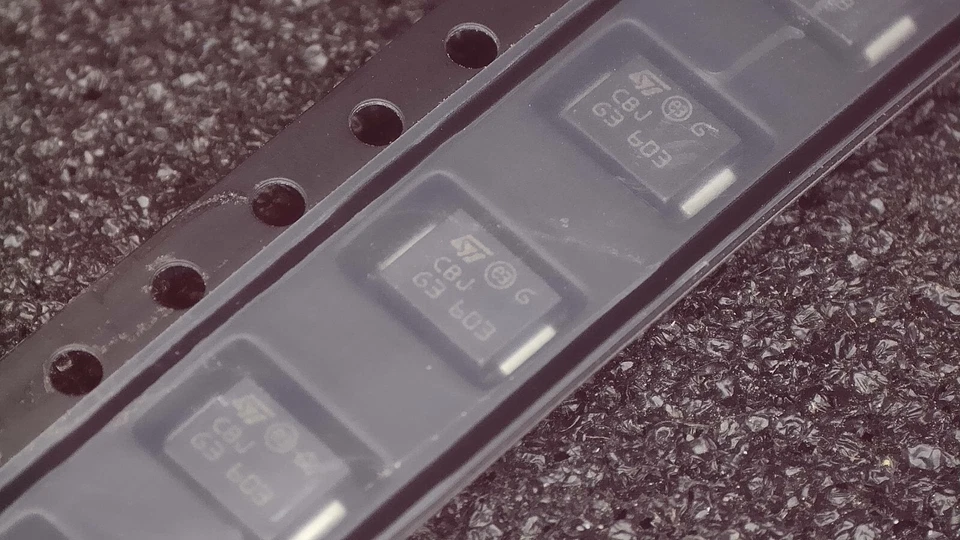 Quantity 20 - ST Micro SMBJ40CA-TR 40V 600W Bidirectional TVS Diode CBJ SMB New - Image 2 of 2