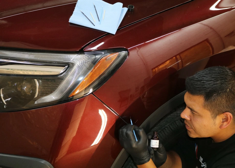 Kit de retoque de pintura genuino OEM KIA - 100 % coincidencia de color OEM | Elige tu color Foto 2 de 2