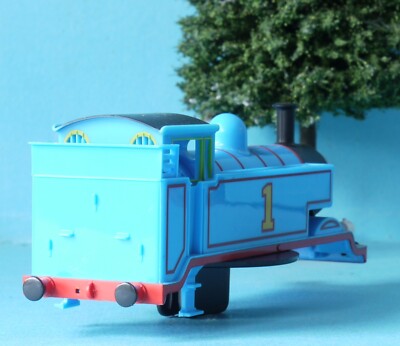 HORNBY THOMAS THE TANK ENGINE LOCO BODY + LAMP from R9287 + suit