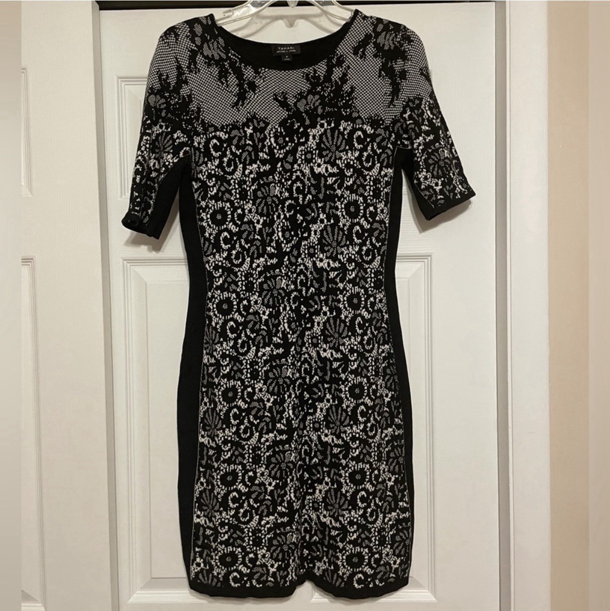 Tahari ASL Women’s Black & White Sweater Dress - Size Small