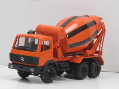 Mercedes-Benz 2222 B 6x4 3-Achs-Betonmischer orange MB-Box Conrad 2549 1:50