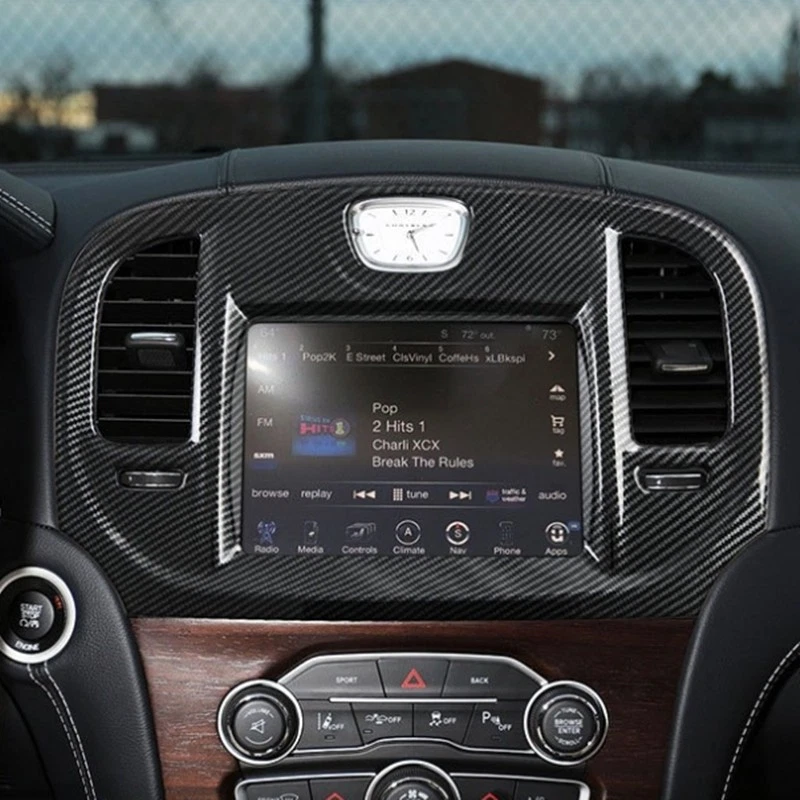 Cubierta de cuadro de navegación delantera de fibra de carbono para Chrysler 300 2015+  Foto 2 de 4