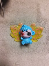 Hatchimals CollEGGtible Wing Wilder Hatchimal Blue With Yellow Wings Music Notes