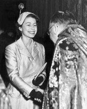 Queen Elizabeth with Canon Marcus Knight at St Pauls 1955 Old Photo