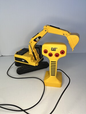 Toy State Cat Excavator Caterpillar CAT Metal Machines 390D