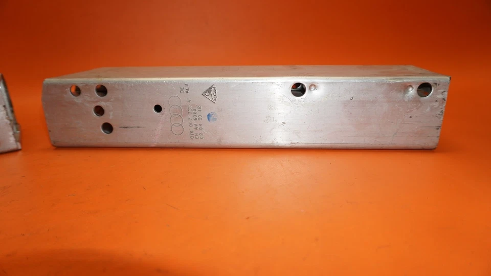 SOPORTE REFUERZO TRASERO AUDI A5 2013 2014 2015 IZQUIERDO Y DERECHO OEM Foto 3 de 4