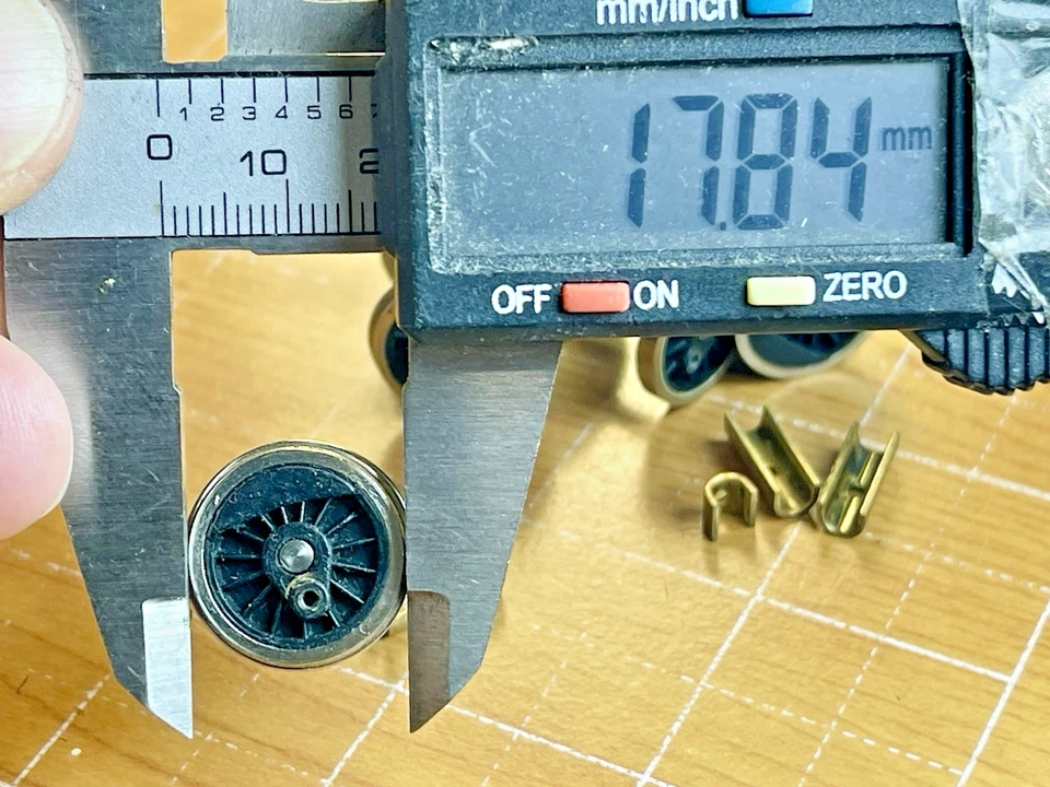 2-8-2 MIKADO 17.84-mm DRIVERS STEAM LOCOMOTIVE VINTAGE HO MANTUA TYCO PARTS - Image 3 of 4