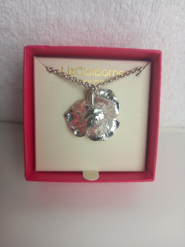 Liz Claiborne Statement Necklace Silver Rose Pearl Centre Gift Box White Metal - Picture 2 of 6
