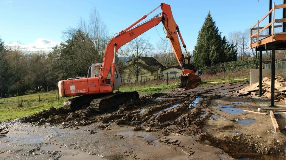 Excavadora Hitachi EX150LC-5 Foto 2 de 4