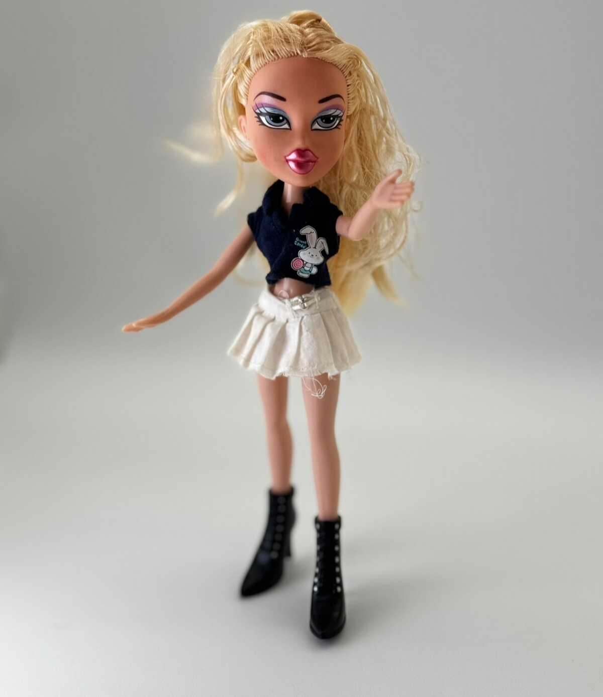 Bratz Funk Out Cloe 2001 Fashion Doll with Outfit & Shoes by MGA