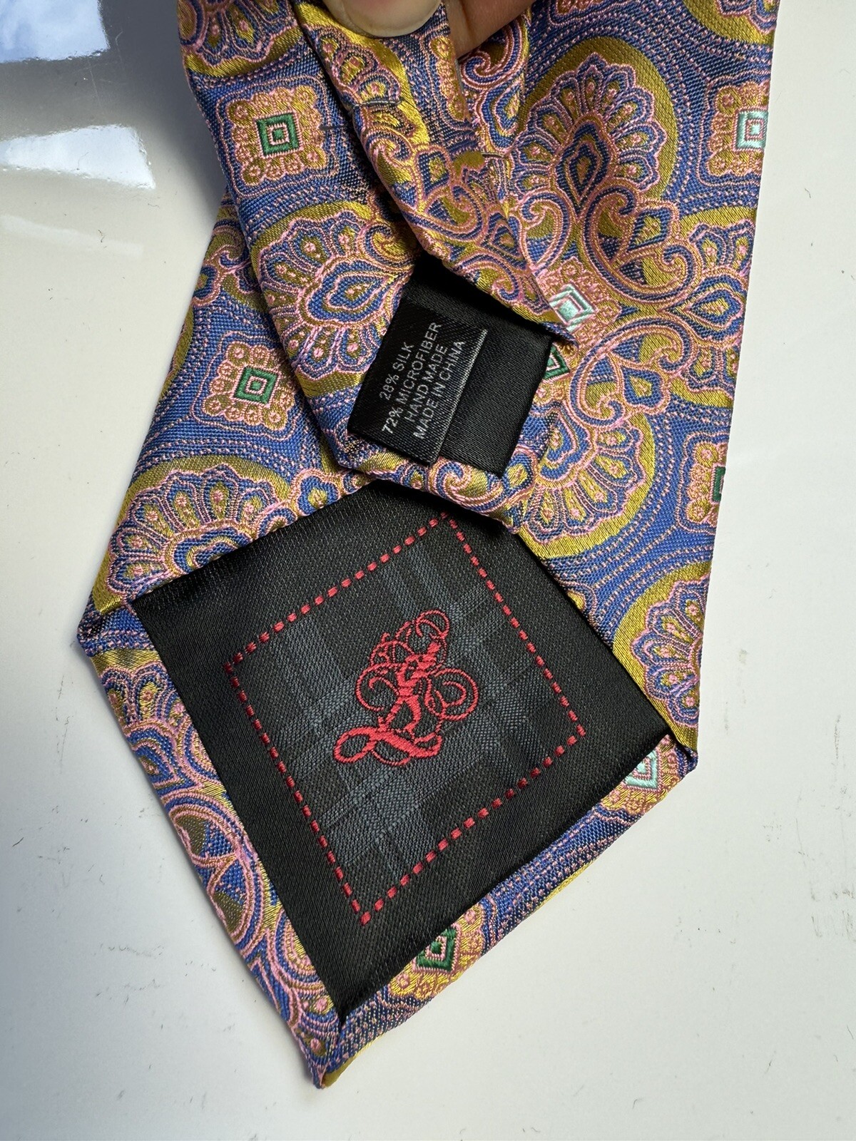 NWT Medallion Neck Tie & Hanky  Steven Land – NEW Collection Hi-DENSITY