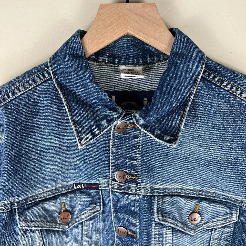 Y2K L.E.I. Denim Trucker Style Jacket Dark Wash Juniors Size Medium 18x19.5 - Image 4 of 4