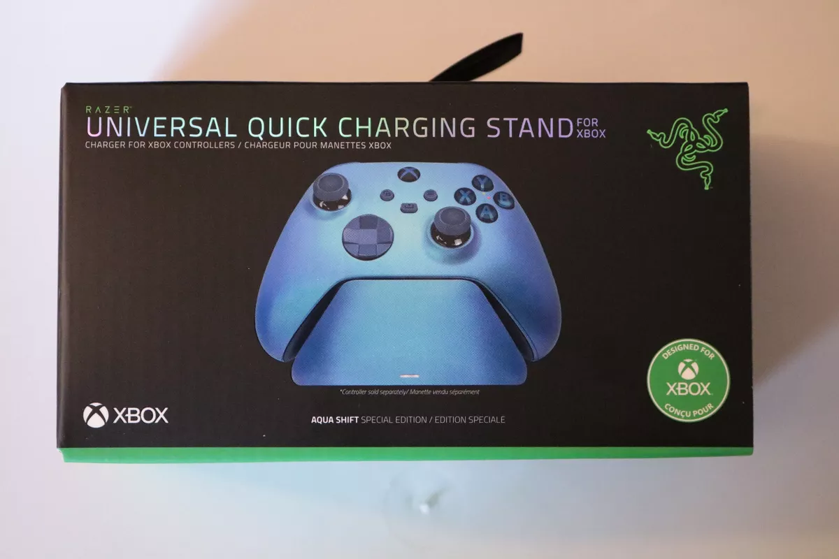 Razer Universal Quick Charging Stand for Xbox One and Xbox Series X with  Wireless Controller - Razer Edition | GameStop