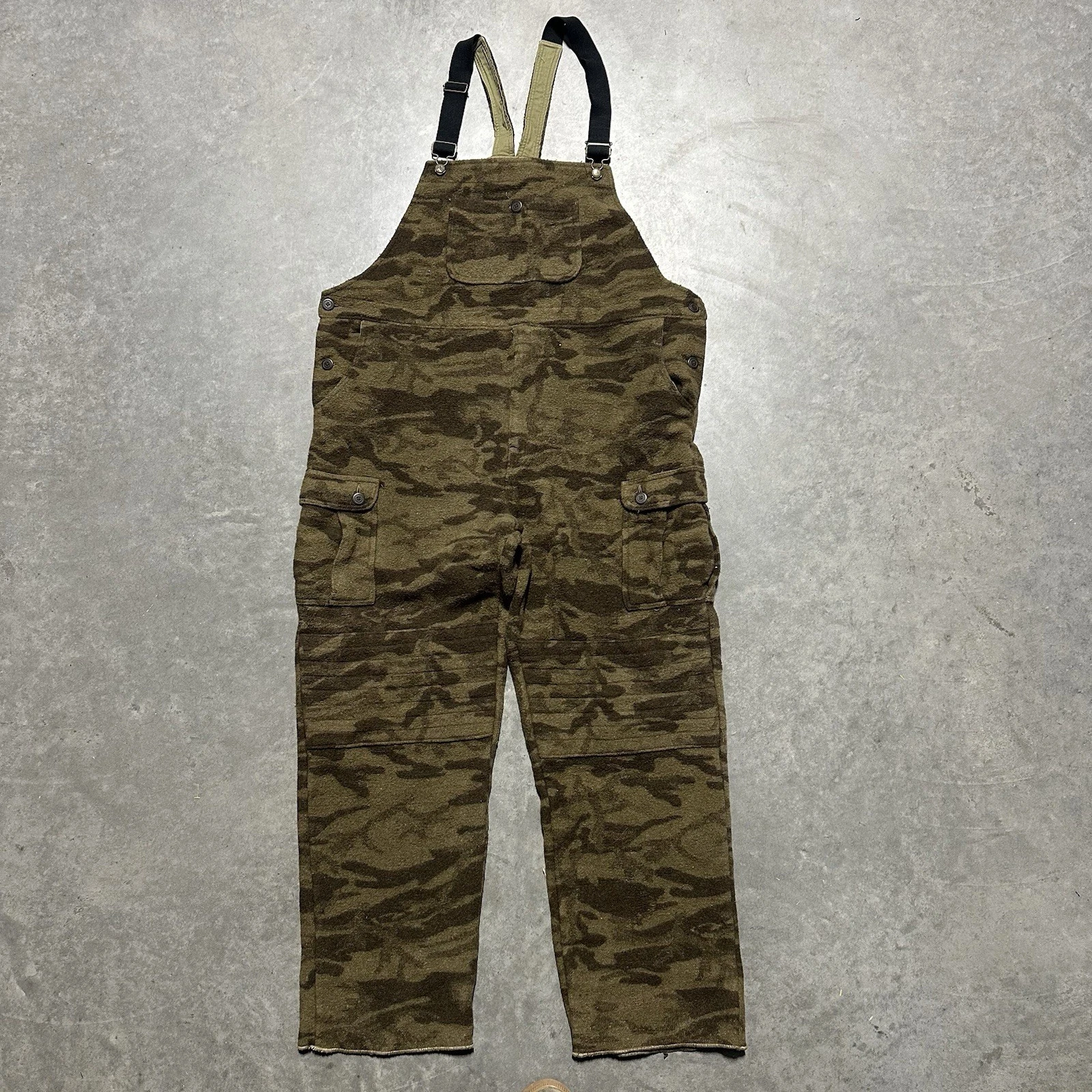 Columbia Gallatin Range Camo Hunting Bib Overalls Heavy Wool Blend PHG Size 2XL
Opens in a new windo