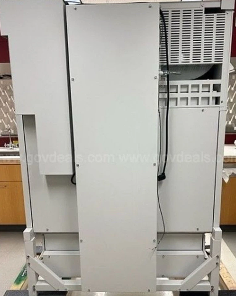 2020 Baker BCG 401 BioChemGARD Biological Safety Cabinet + Manual Damper 4’ Hood - Image 2 of 4