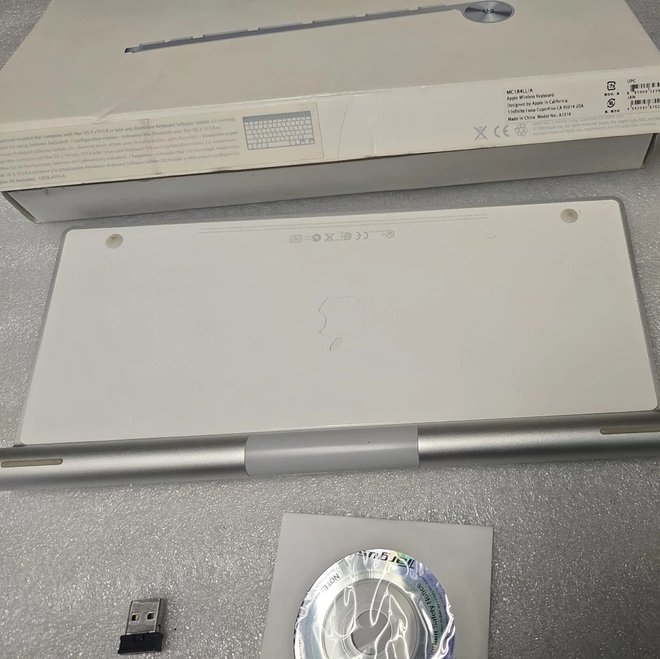 OEM Genuine Apple MC184LL/A Bluetooth Wireless Keyboard Model A1314 Mac - Image 2 of 4