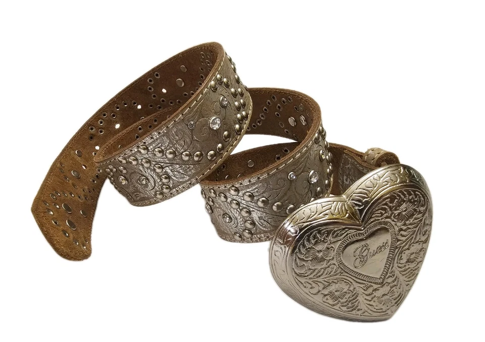 CINTURÓN MUJER ADIVINA CUERO GENUINO TACHONADO CON HEBILLA CORAZÓN TALLA S Foto 2 de 4