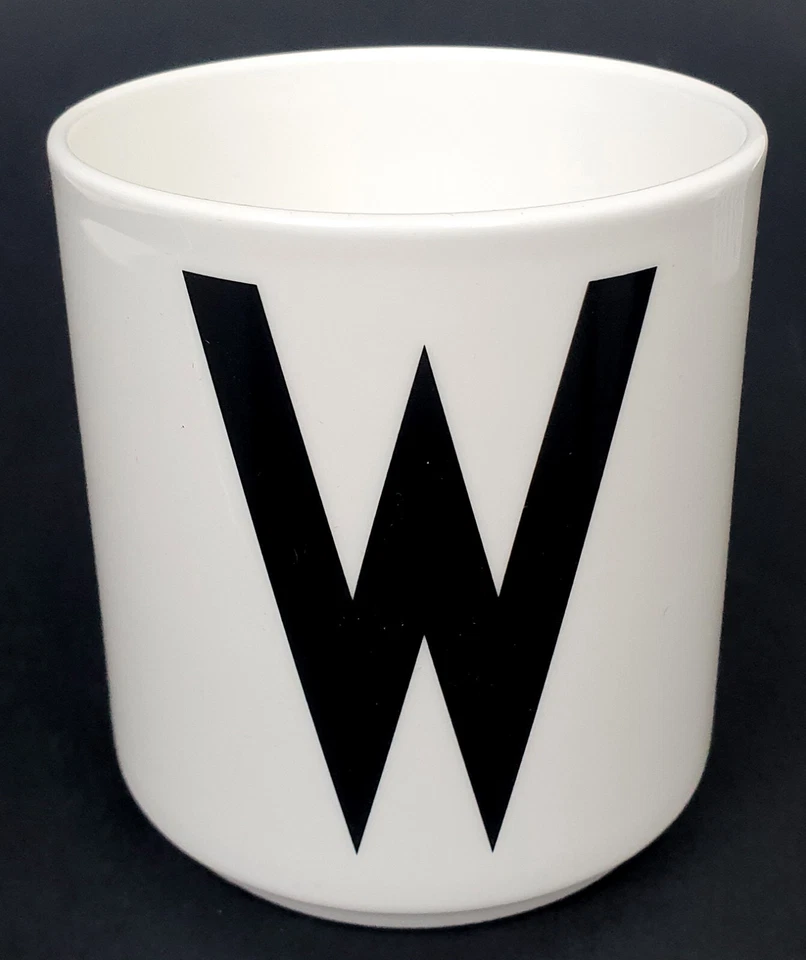 DESIGN LETTERS Buchstabe W Porzellan Becher Design Arne Jacobsen NEU in OVP - Bild 2 von 2