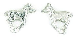 Завершающий штрих - серьги в виде бегущего пони