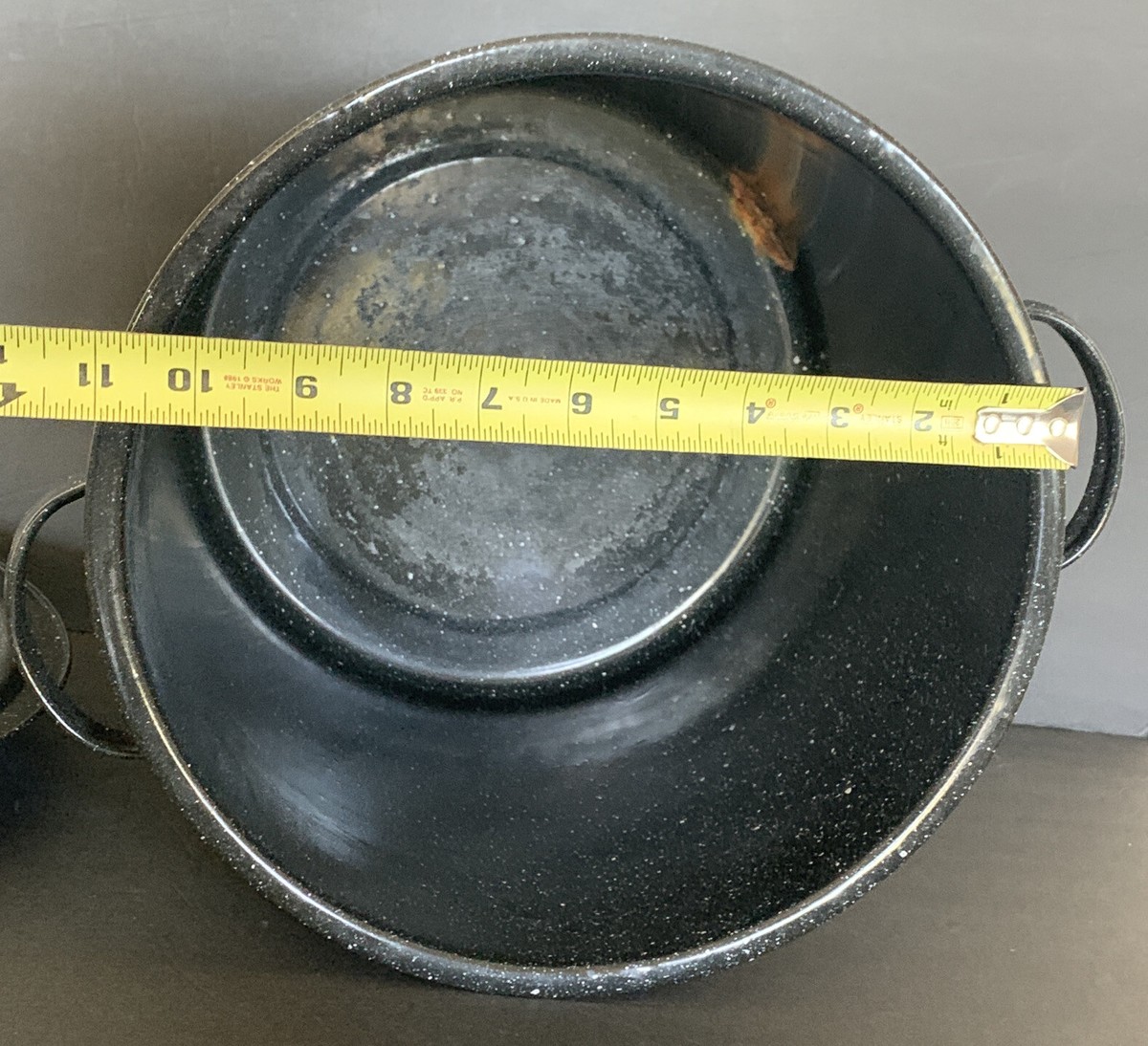 Black And White Speckled Enamel Camping Stock Pot & Lid Black And White Speckled Enamel Camping Stock Pot & Lid