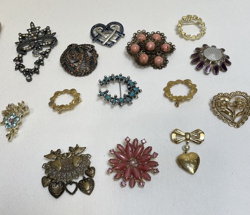 Vintage Brooch Pin Collection of 14 Various Styles & Colors